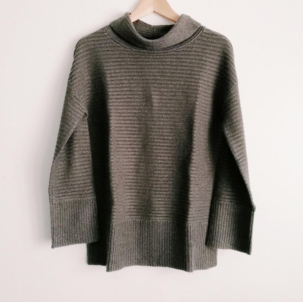 Silk/cashmere boxy gray sweater Halston